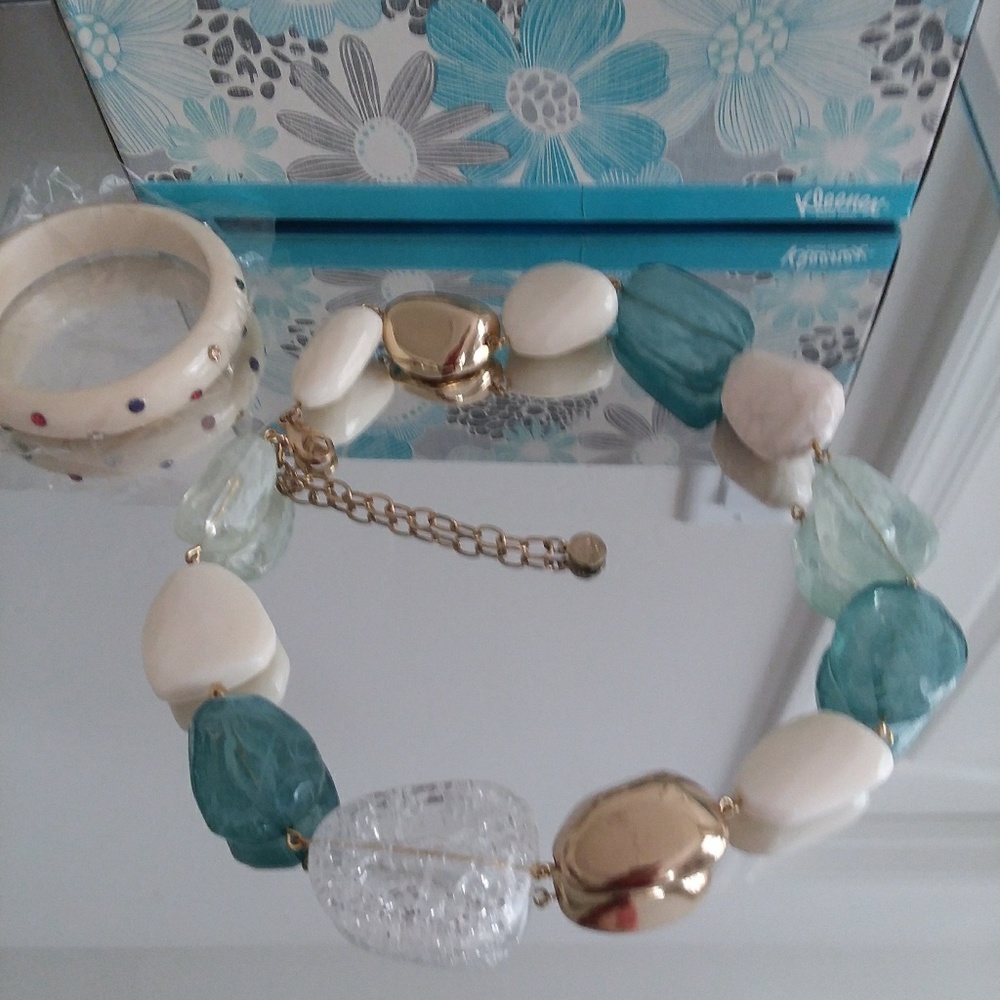 NWOT CHUNKY GORGEOUS SEA GLASS NECKLACE & BANGLE!